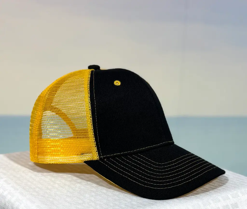 [HT_BKC_2810-BK/GO] Trucker Hat - Structured Mesh Cap - Black/Gold