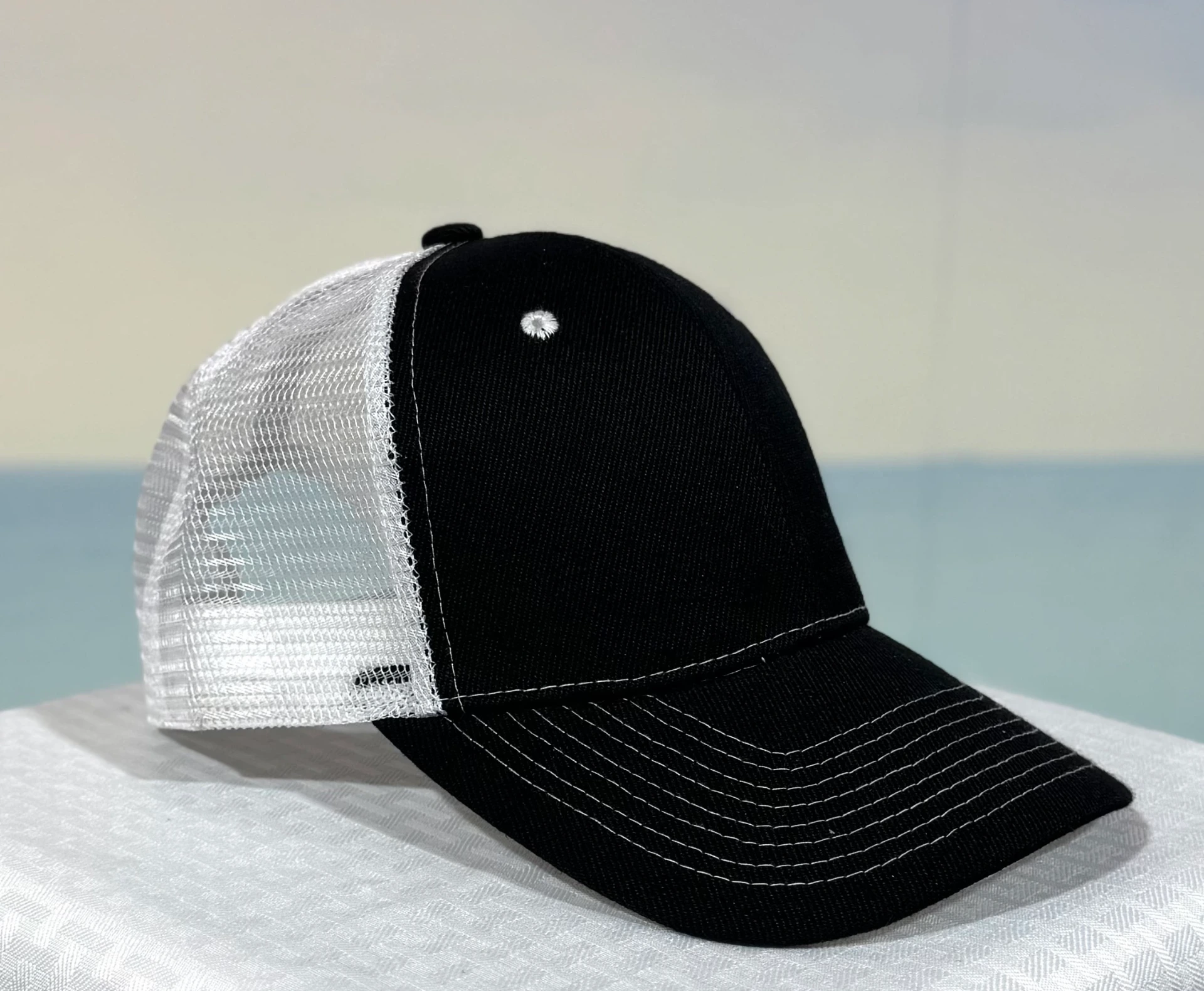 Trucker Hat - Structured Mesh Cap - Black/White
