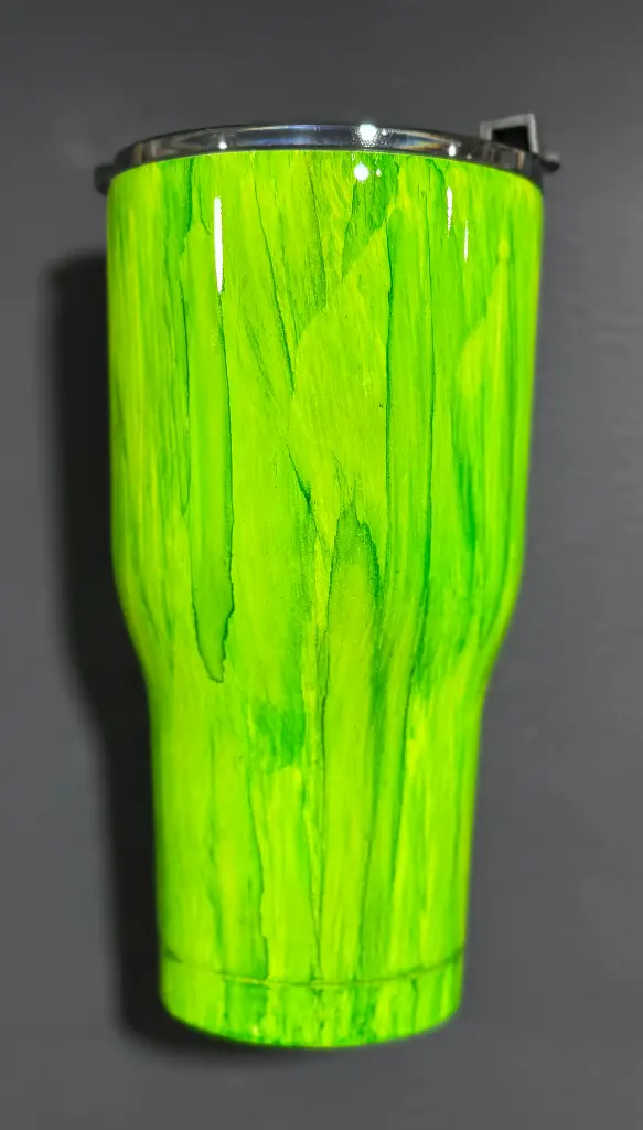 💚 30 oz Stainless Steel Tumbler – Bright Green Woodgrain Design